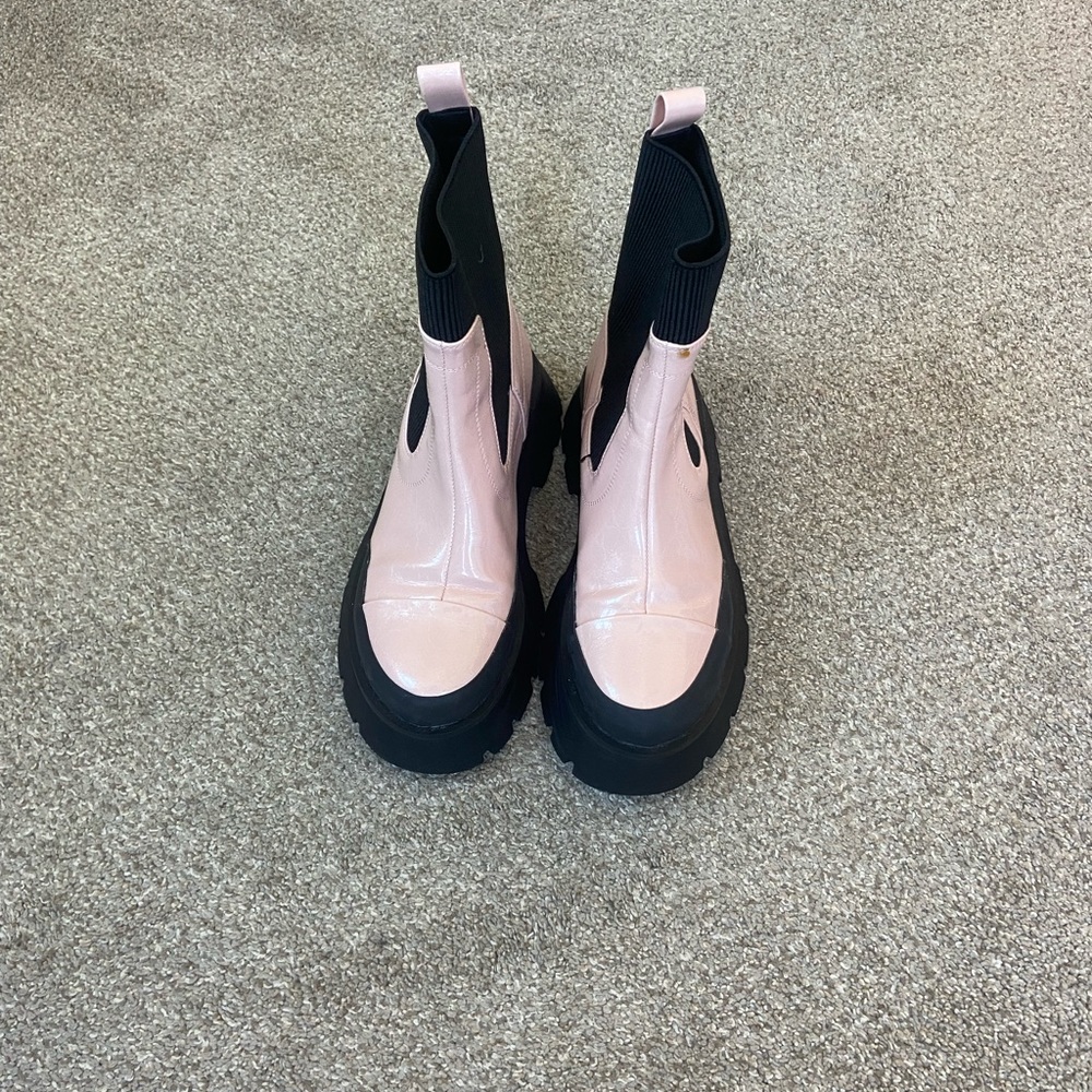Size 7 pink boots